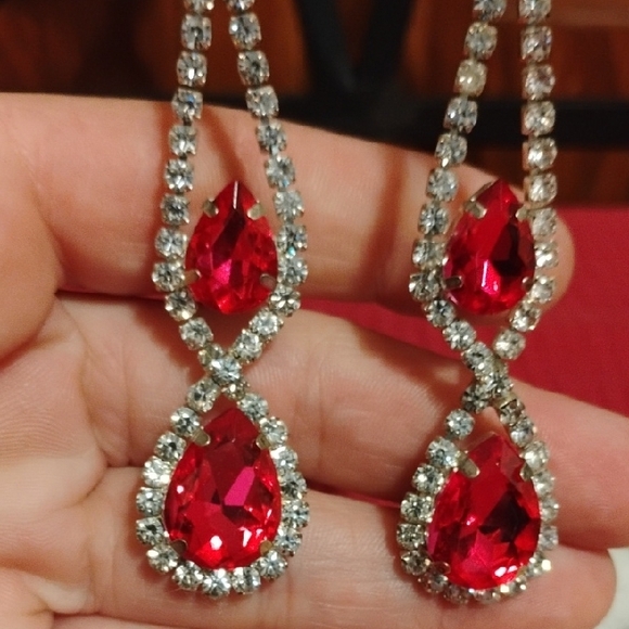 ✨ Red Teardrop Rhinestone Statement Earrings | Sparkly Prom/Homecoming - Picture 2 of 3